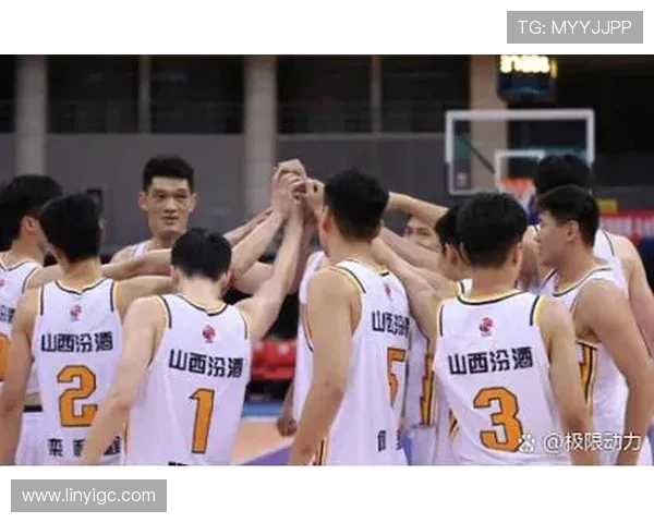 广东惜败新疆 2人表现良好 8人低迷